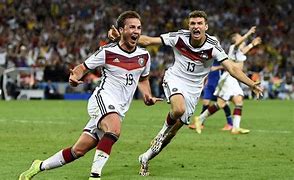 特里：10年世界杯输德国前 因赞助原因被迫穿西装(图1)